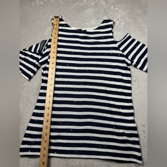 Chico’s Sequins Navy Blue White Striped Cold Shoulder Knit Blouse Size 1 (US M) - Picture 8 of 17